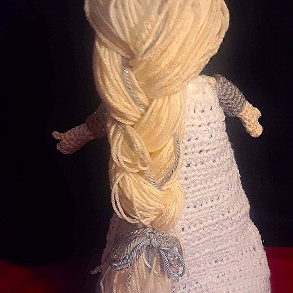 Hand crocheted, Frozen's inspired dolls, Elsa, Anna, and Olaf. Includes  stand, - Picture 4 of 15